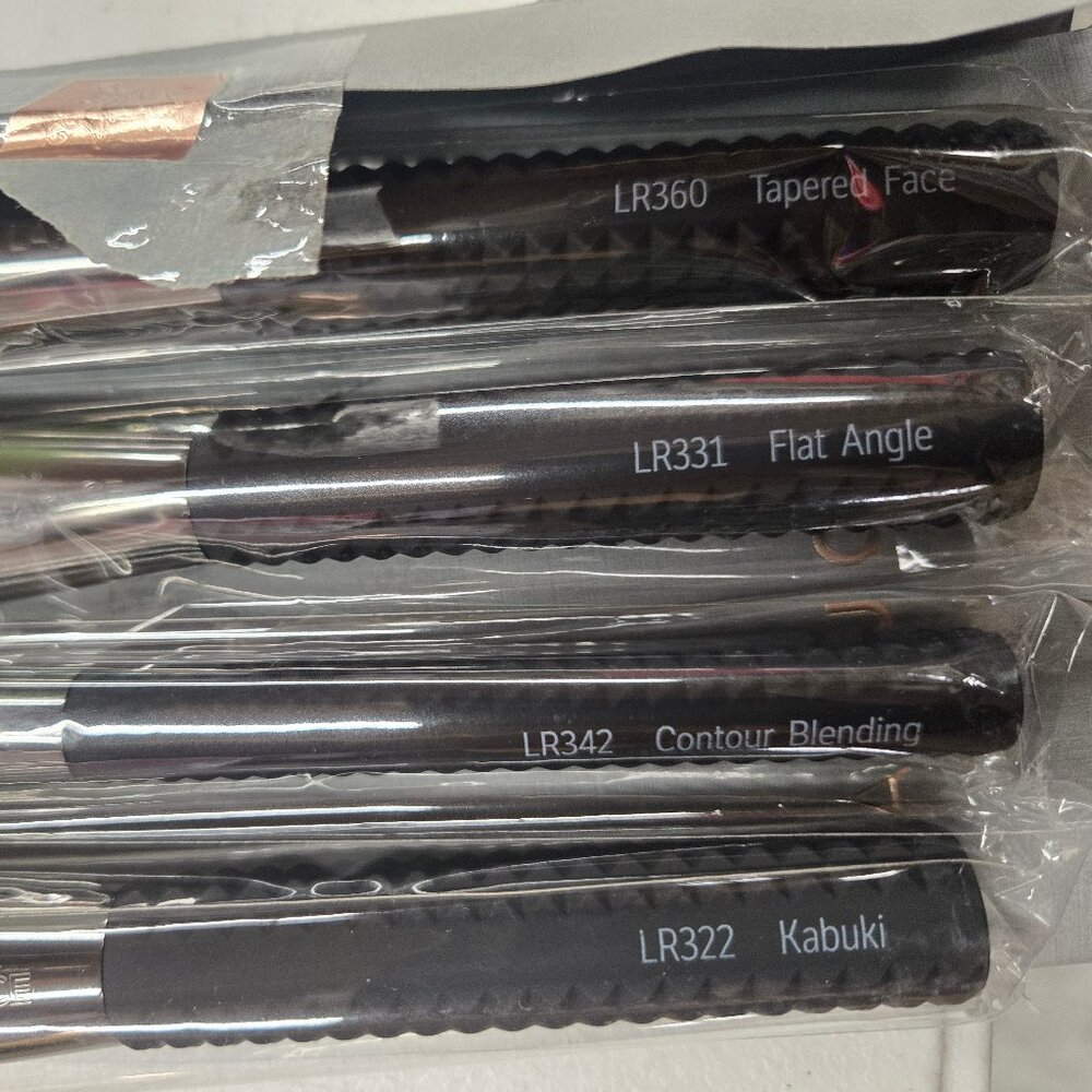 NEW Laruce Brush Set including a Kabuki brush!